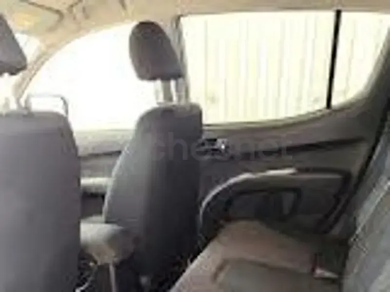 Usado Mitsubishi L200 136 CV (100 kW) 2015 Gris / plata Pickup/Camioneta