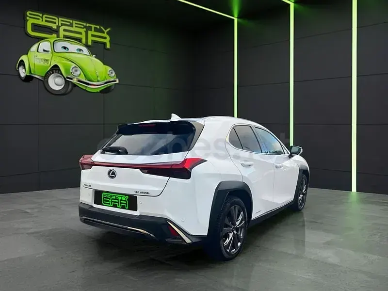 Usado Lexus UX Sport Line 184 CV (135 kW) 2020 Blanco SUV