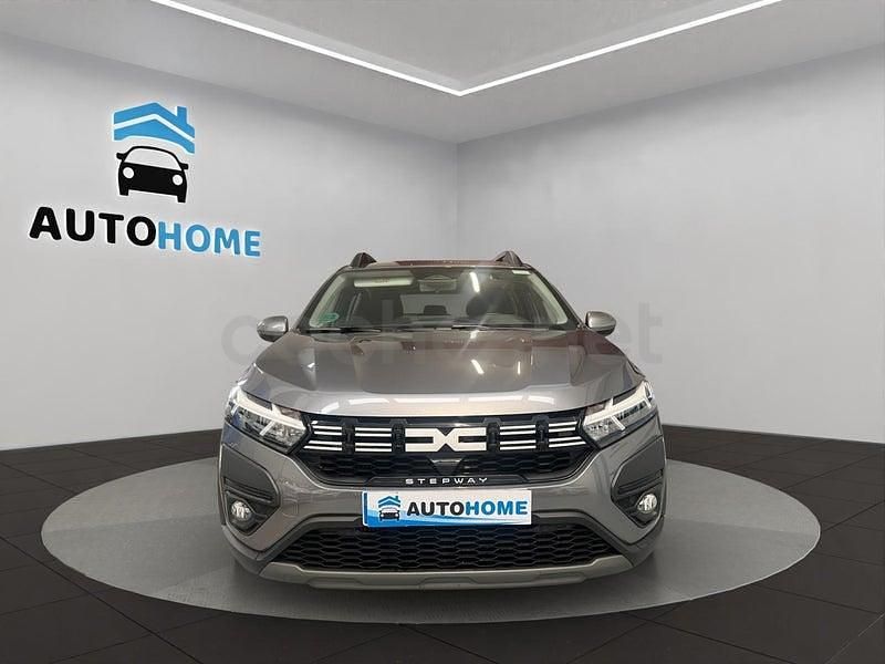 Usado Dacia Sandero Essentiel 91 CV (66 kW) 2025 Gris / plata Berlina