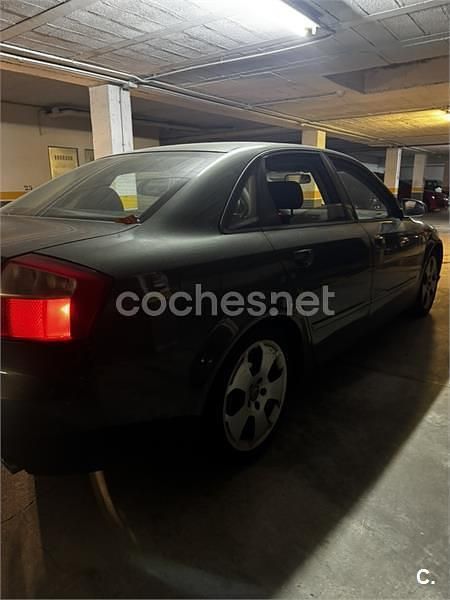 Usado Audi A4 150 CV (110 kW) 2001 Verde Berlina