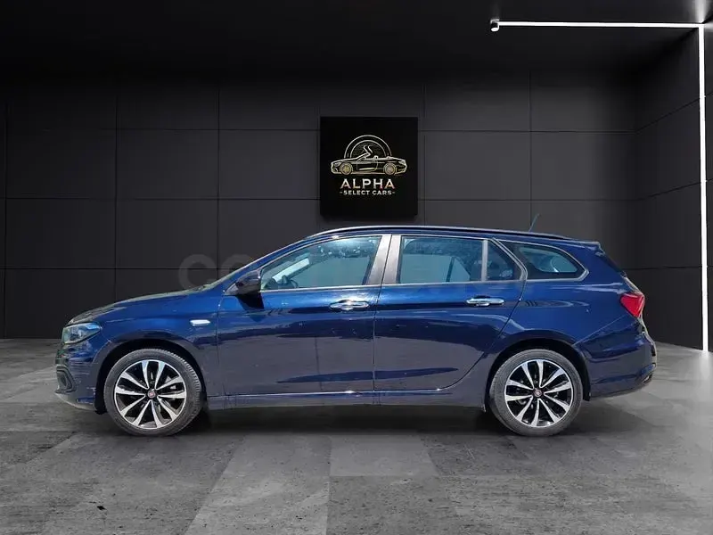 Usado Fiat Tipo Easy 95 CV (69 kW) 2017 Azul Familiar