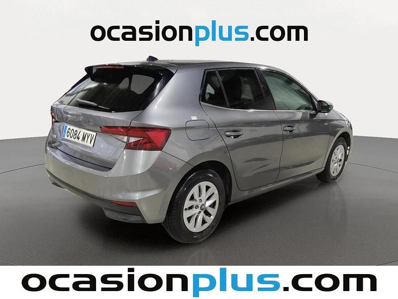Usado Skoda Fabia Selection 95 CV (69 kW) 2025 Gris / plata Berlina