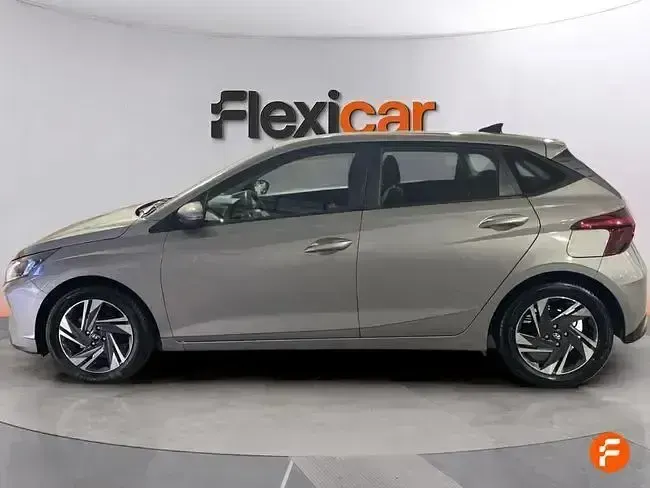Begagnad Hyundai i20 84 HK (61 kW) 2022 Grå Halvkombi