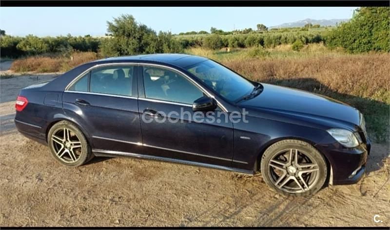 Usado Mercedes E220 Elegance 170 CV (125 kW) 2010 Azul Berlina