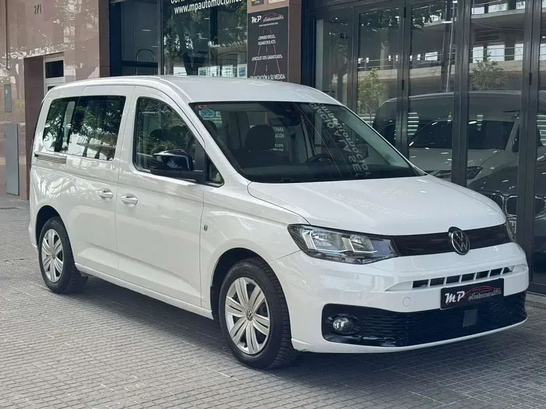 Usado VW Caddy Life 121 CV (88 kW) 2021 Blanco Monovolumen
