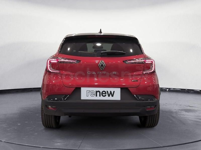 Używany Renault Captur Techno 145 KM (106 kW) 2025 Czerwony SUV