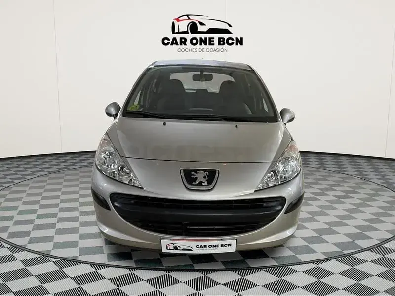 Usado Peugeot 207 70 CV (51 kW) 2009 Gris / plata Berlina