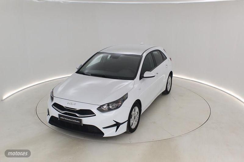 Usado Kia Ceed 100 CV (73 kW) 2025 Blanco Utilitario