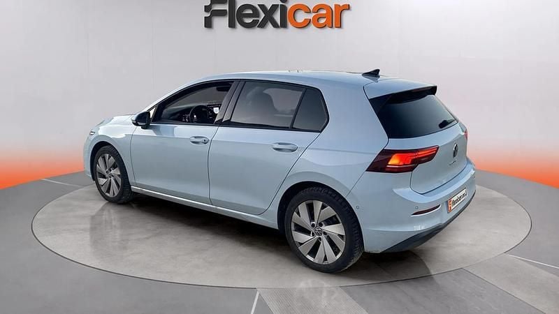 Usado VW Golf VIII 116 CV (85 kW) 2025 Azul Berlina