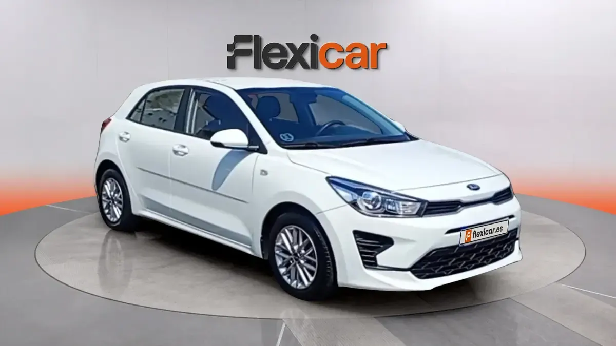 Usado Kia Rio 84 CV (61 kW) 2021 Berlina