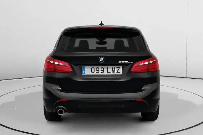 Usado BMW 225 Active Tourer iPerformance 224 CV (164 kW) 2021 Monovolumen