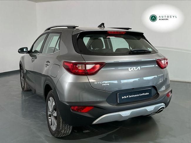 Usado Kia Stonic 100 CV (73 kW) 2025 Gris SUV