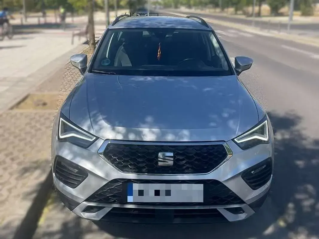 Usado Seat Ateca Style 150 CV (110 kW) 2025 Gris SUV