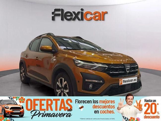 Usado Dacia Sandero Expression 91 CV (66 kW) 2022 Naranja Berlina