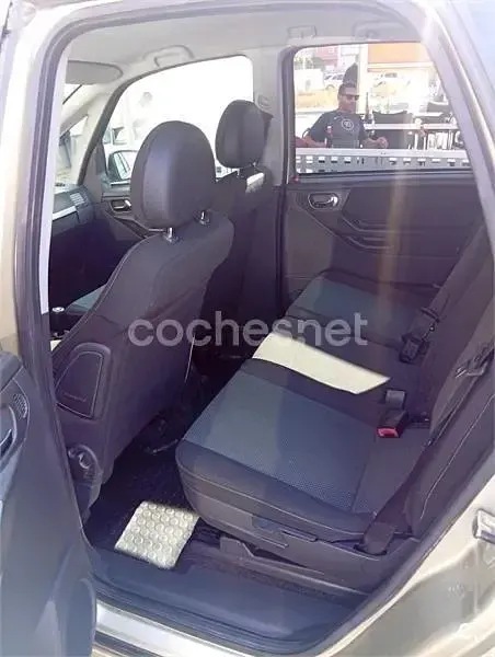 Usado Opel Meriva Cosmo 125 CV (91 kW) 2009 Beige Monovolumen