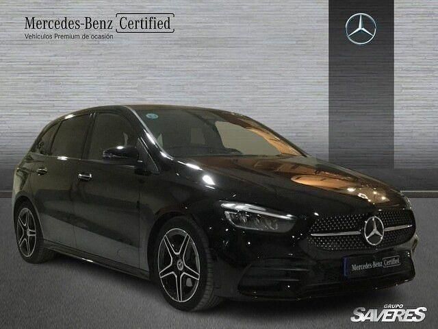 Usado Mercedes B200 150 CV (110 kW) 2025 Negro noche Monovolumen