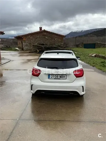 Usado Mercedes A200 AMG line 136 CV (100 kW) 2013 Blanco Berlina