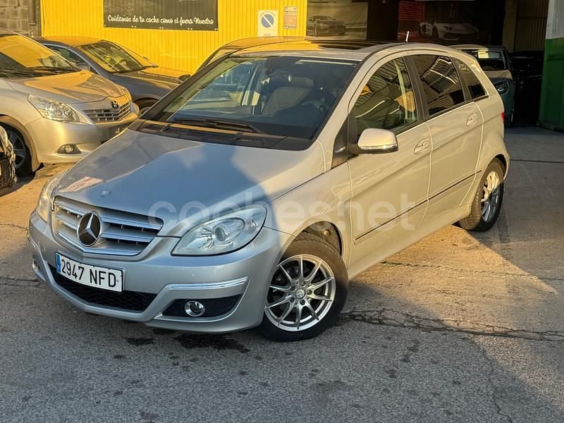 Usado Mercedes B150 95 CV (69 kW) 2009 Gris / plata Monovolumen