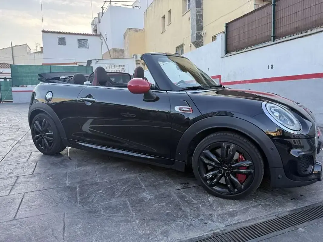 Usado Mini John Cooper Works Cabriolet 231 CV (169 kW) 2018 Negro Descapotable