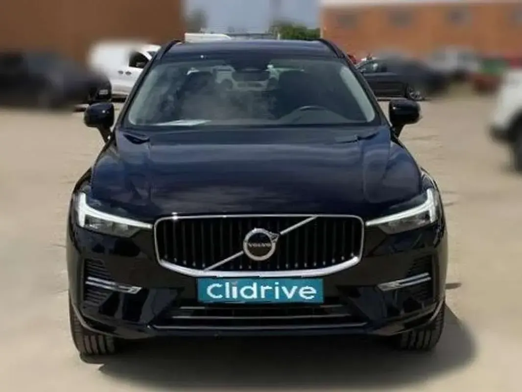 Usado Volvo XC60 Momentum 197 CV (144 kW) 2022 Negro SUV