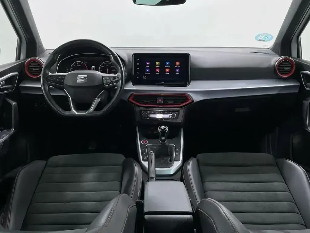 Usado Seat Arona FR 116 CV (85 kW) 2024 Blanco SUV