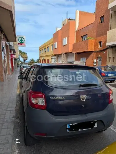 Usado Dacia Sandero Base 73 CV (53 kW) 2016 Azul Berlina