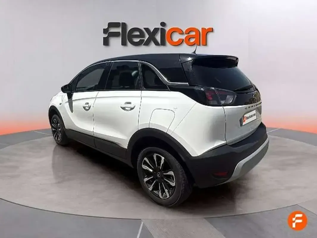 Usado Opel Crossland Elegance 131 CV (96 kW) 2024 Blanco SUV