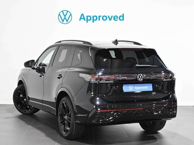 Usado VW Tiguan R-line 150 CV (110 kW) 2025 Negro SUV