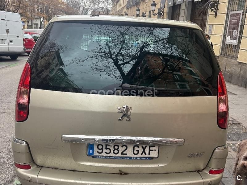 Usado Peugeot 807 Premium 136 CV (100 kW) 2010 Verde Monovolumen