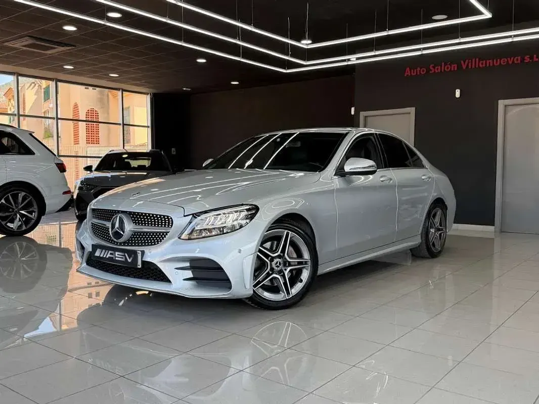 Usado Mercedes C180 156 CV (114 kW) 2018 Gris Berlina