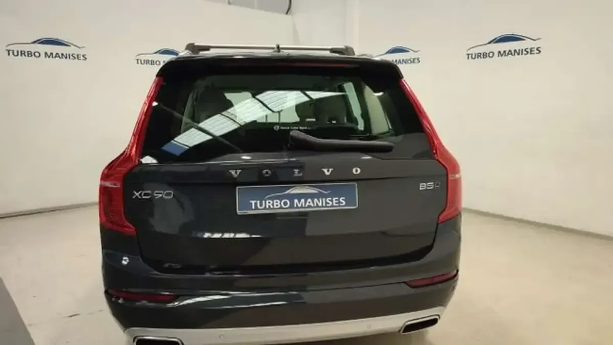 Käytetty Volvo XC90 Momentum 235 HP (172 kW) 2020 Harmaa Katumaasturi