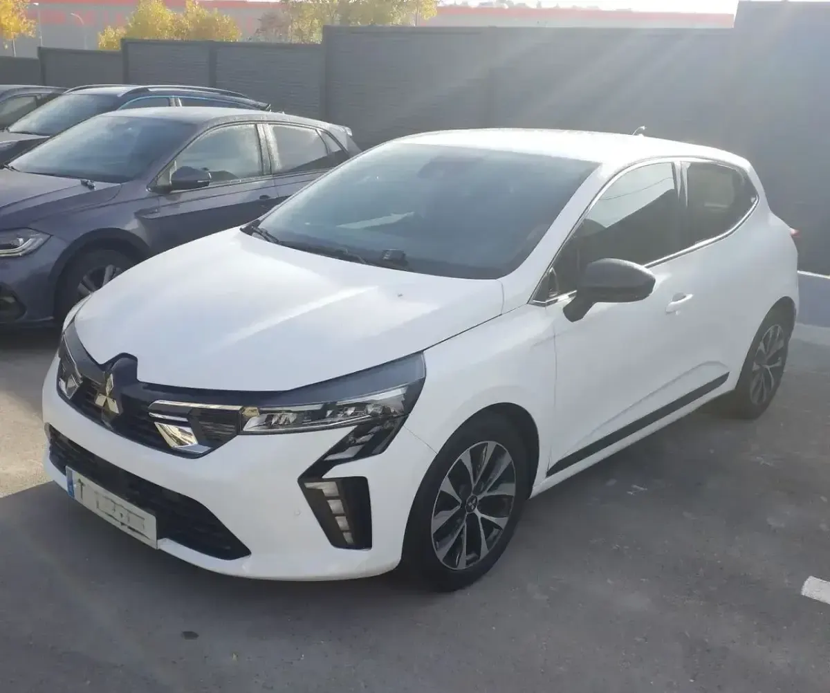 Usado Mitsubishi Colt 91 CV (66 kW) 2023 Blanco Berlina