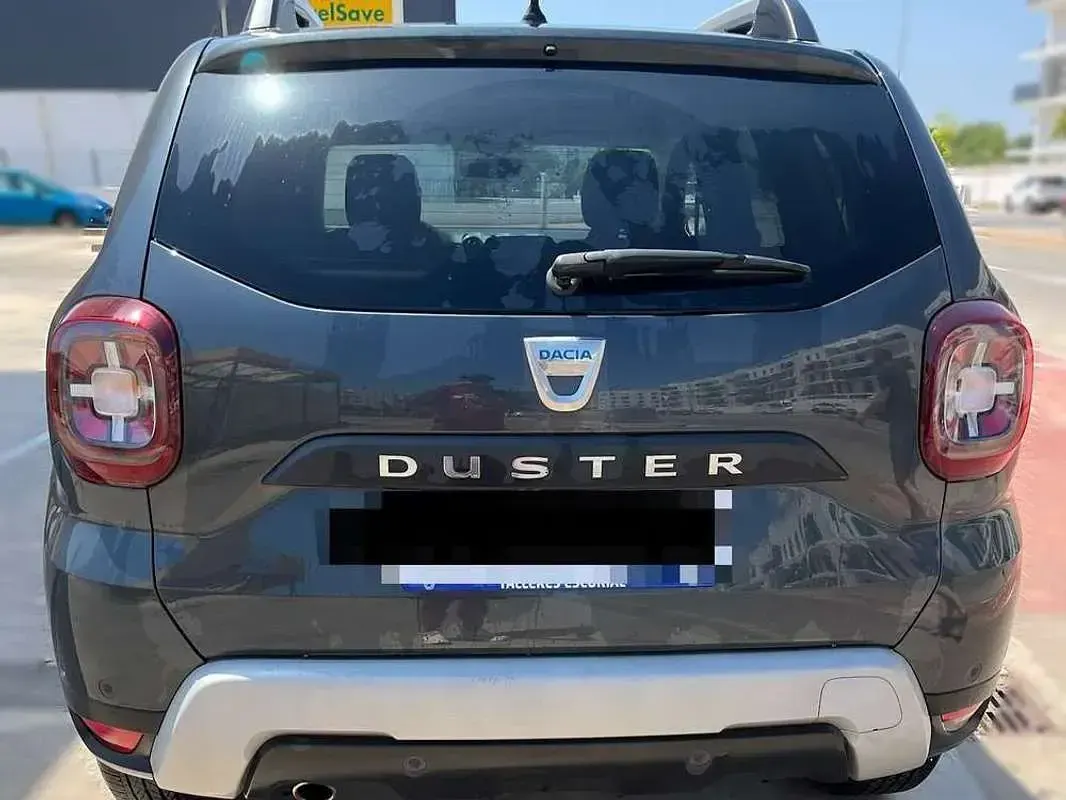 Usado Dacia Duster Prestige 114 CV (83 kW) 2020 Gris SUV