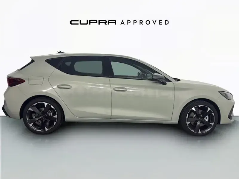 Usado Cupra Leon 150 CV (110 kW) 2025 Gris / plata Berlina