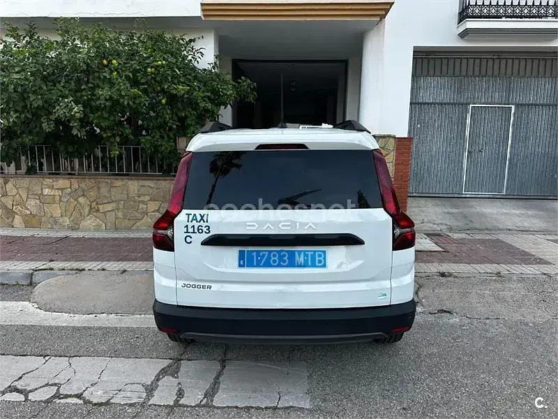 Usado Dacia Jogger Essentiel 100 CV (73 kW) 2024 Blanco Monovolumen