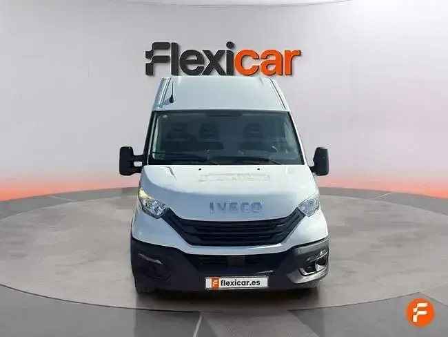 Usado Iveco Daily 156 CV (114 kW) 2023 Blanco Berlina