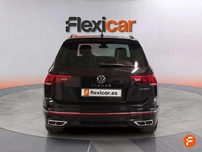 Usado VW Tiguan R-line 245 CV (180 kW) 2021 Negro SUV