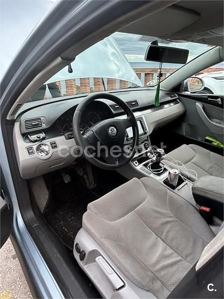 Usado VW Passat Advance 140 CV (102 kW) 2006 Azul Familiar