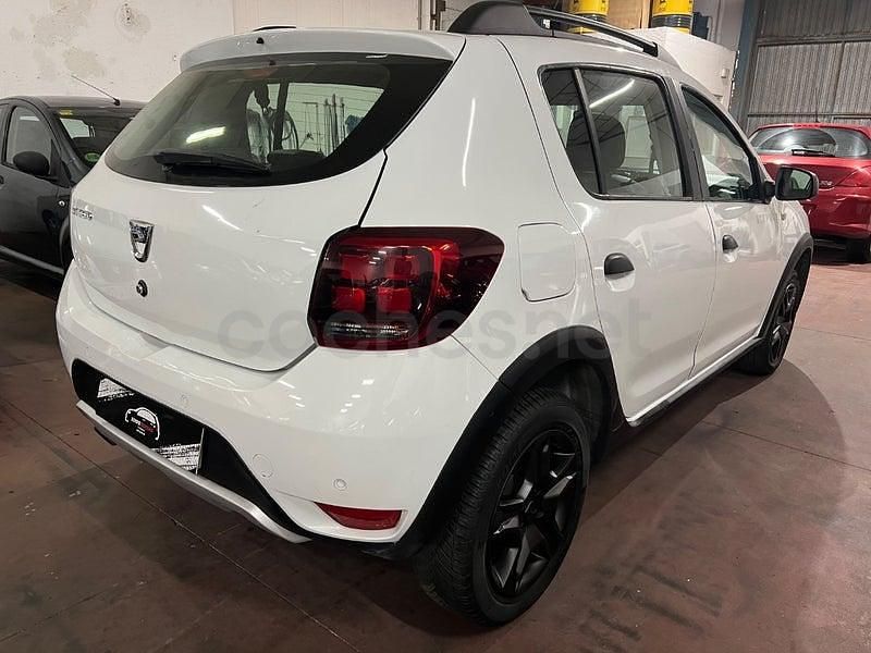 Begagnad Dacia Sandero Lauréate 90 HK (66 kW) 2018 Vit Sedan