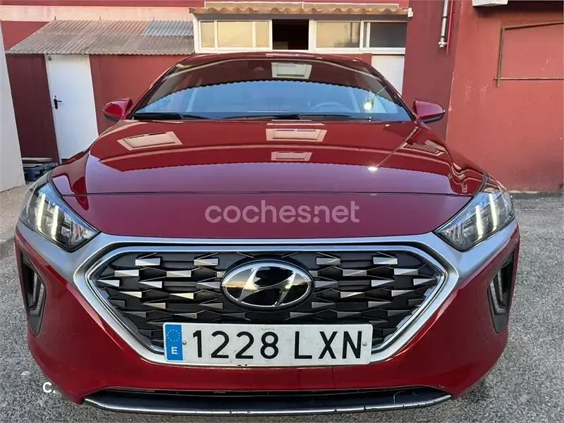 Usado Hyundai Ioniq 141 CV (103 kW) 2022 Rojo Utilitario