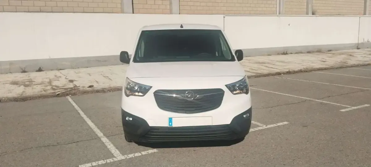 Usado Opel Combo S 99 CV (72 kW) 2022 Blanco Monovolumen