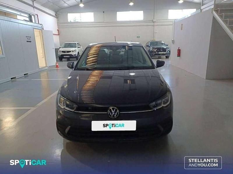 Usado VW Polo Life 95 CV (69 kW) 2022 Gris Utilitario