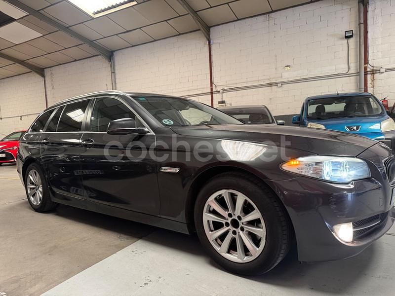 Usado BMW 520 Comfort Edition 184 CV (135 kW) 2014 Gris / plata Familiar