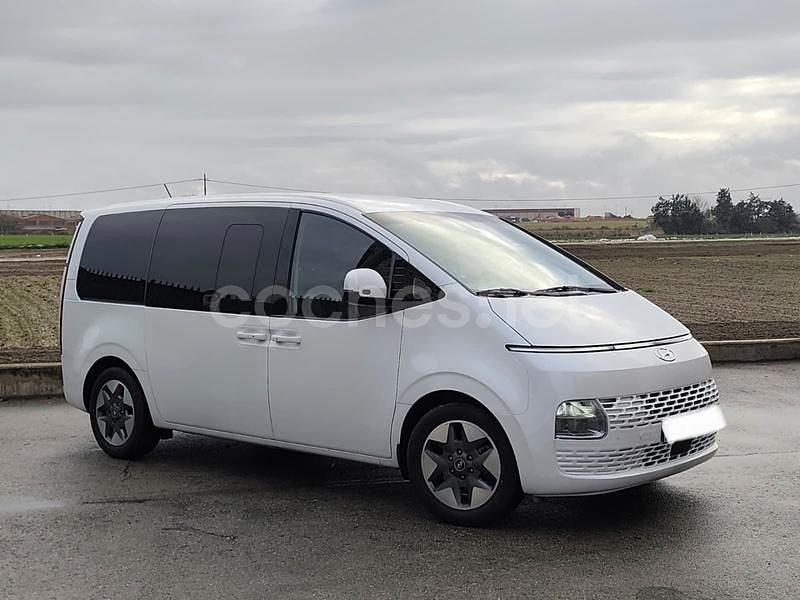 Usado Hyundai Staria 177 CV (130 kW) 2023 Blanco Monovolumen