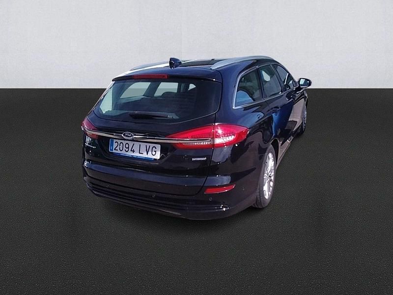 Usado Ford Mondeo Titanium 187 CV (137 kW) 2021 Negro Berlina