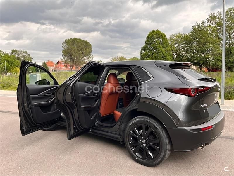 Usado Mazda CX-30 Nagisa 150 CV (110 kW) 2024 Gris / plata SUV