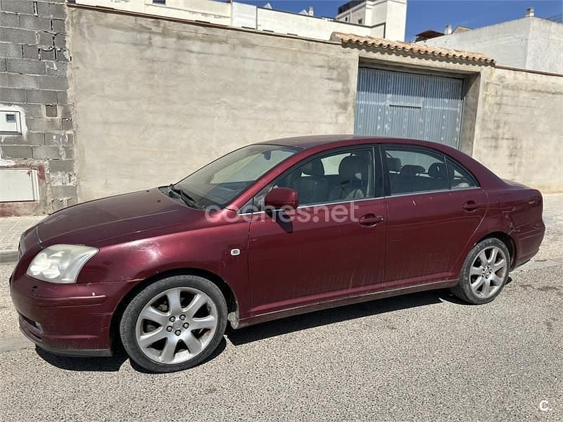 Occasion Toyota Avensis Sol 147 PK (108 kW) 2005 Rood Sedan