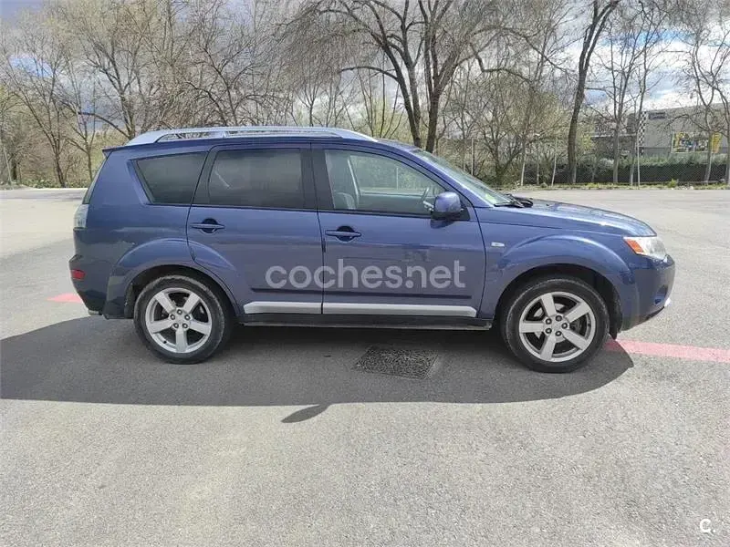 Usado Mitsubishi Outlander Intense+ 140 CV (102 kW) 2008 Azul SUV
