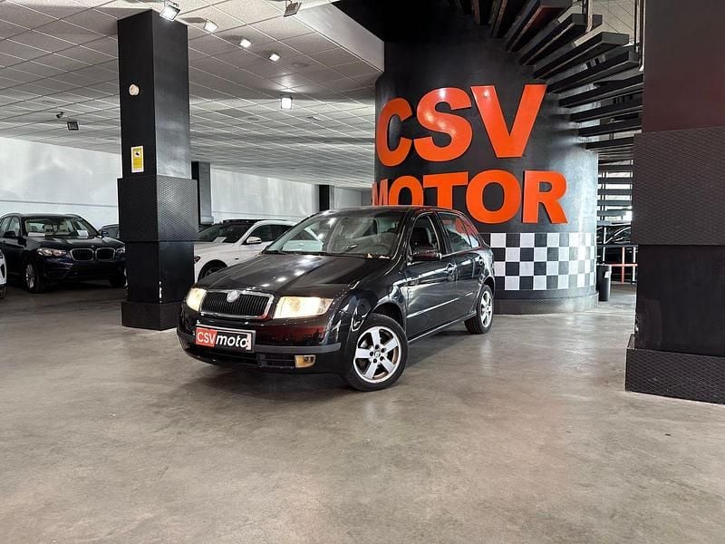 Usado Skoda Fabia Comfort 101 CV (74 kW) 2003 Negro Utilitario