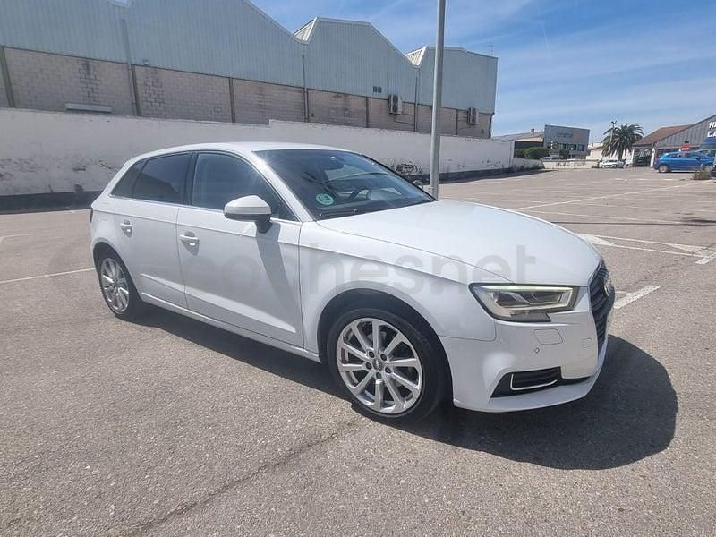 Begagnad Audi A3 Ambiente 150 HK (110 kW) 2019 Vit Sedan